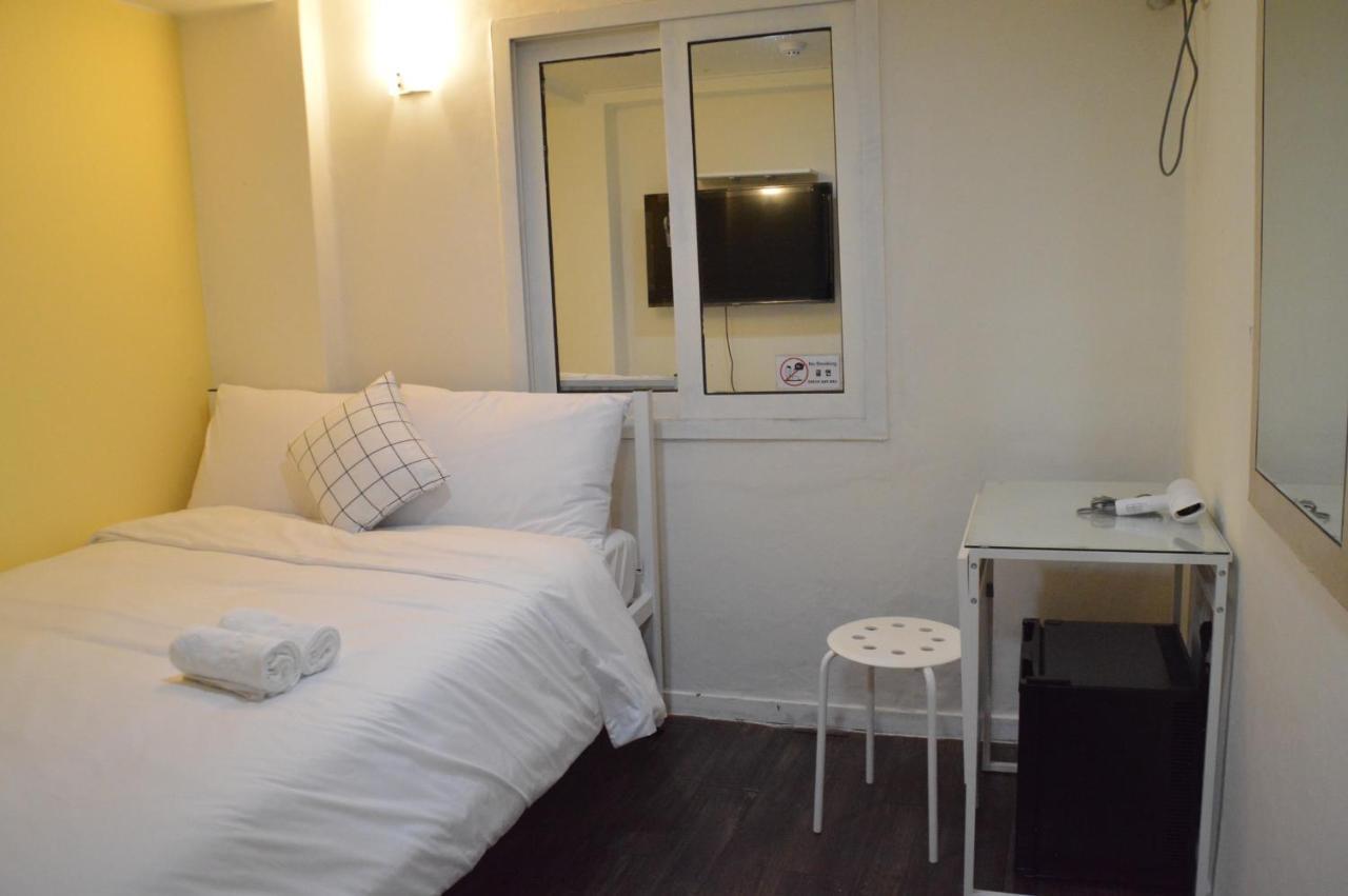J Mini Hotel & House Seoul Exterior photo